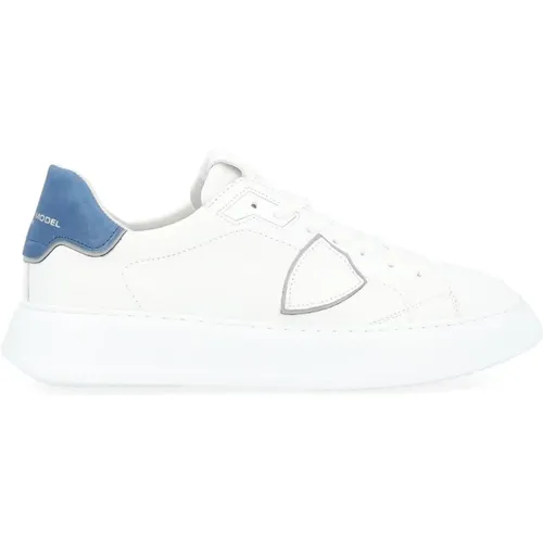 Weiße und Blaue Ledersneaker mit übergroßer Gummisohle , Herren, Größe: 43 EU - Philippe Model - Modalova