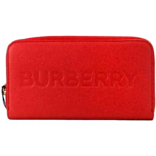 Embossed Logo Continental Clutch Wallet , female, Sizes: ONE SIZE - Burberry - Modalova