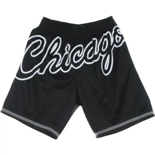 Casual Shorts, male, , Size: M NBA Big Face Basketball Shorts - Mitchell & Ness - Modalova