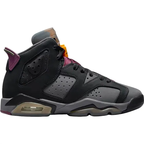 Retro Bordeaux Limited Edition Air Jordan , male, Sizes: 5 UK, 4 UK, 1 1/2 UK, 2 1/2 UK, 4 1/2 UK, 3 1/2 UK, 2 UK, 6 UK - Nike - Modalova