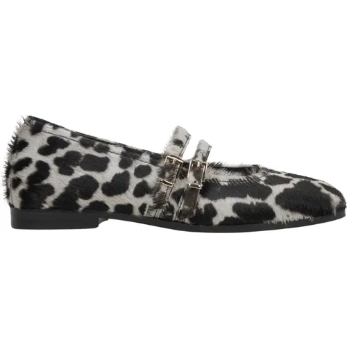 Women`s Fluffy Leopard Print Ballet Flats with a Buckle Er00115697 , female, Sizes: 4 UK - Estro - Modalova