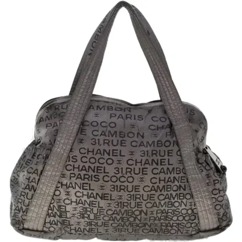 Silver Nylon Shoulder Bag , female, Sizes: ONE SIZE - Chanel Vintage - Modalova