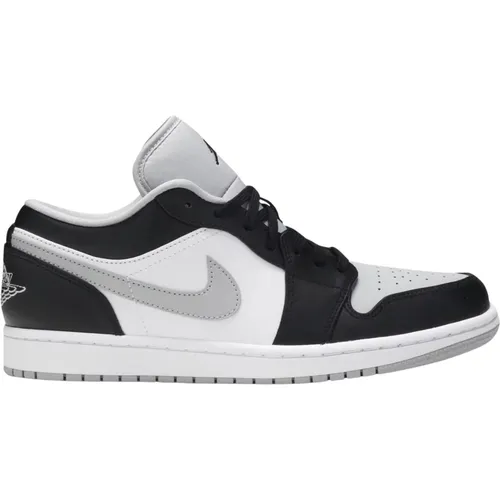 Limited Edition Air Jordan 1 Low Shadow , male, Sizes: 6 1/2 UK, 13 1/2 UK, 9 UK, 12 UK, 15 1/2 UK, 8 UK, 7 UK, 10 1/2 UK, 11 1/2 UK, 11 UK, 8 1/2 UK, - Nike - Modalova