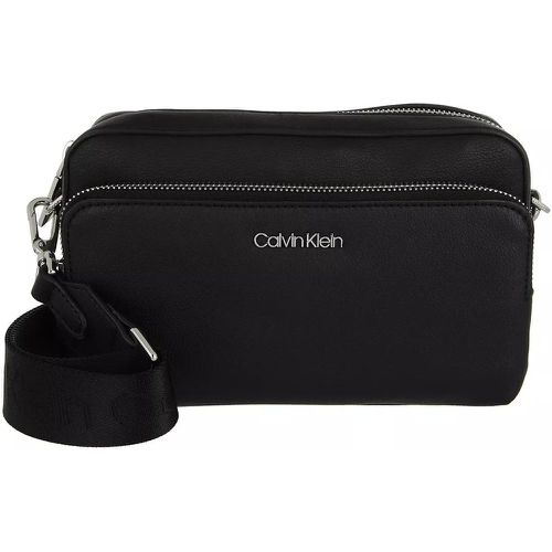 Crossbody Bags - Ck Must Camera Bag W Pckt Lg - Gr. unisize - in - für Damen - Calvin Klein - Modalova
