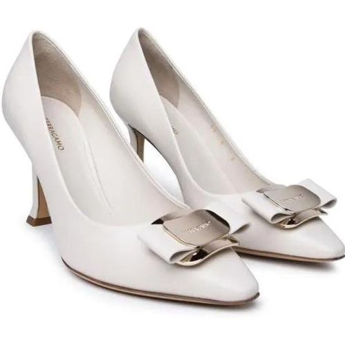 Pumps & High Heels - Ivory Leather Pumps - Gr. 9_5 - in - für Damen - Salvatore Ferragamo - Modalova