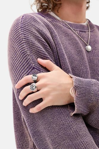 Surf Skull Signet Ring - Medium at Urban Outfitters - Ed Hardy - Modalova