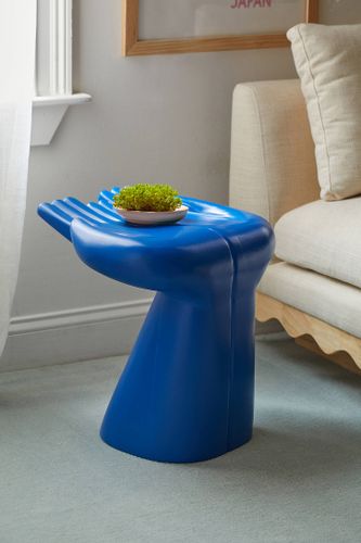 Open Hands Stool - Blue ALL at - Urban Outfitters - Modalova