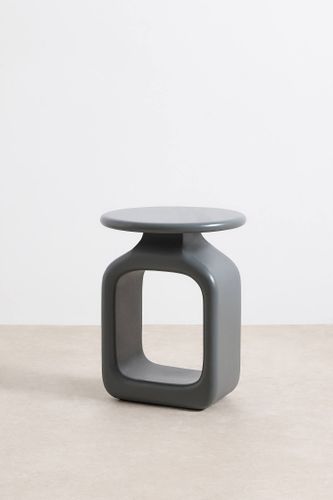 Arched Side Table - Grey ALL at - Urban Outfitters - Modalova