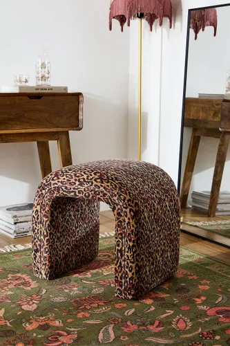 Jane Leopard Velvet Stool - Black ALL at - Urban Outfitters - Modalova