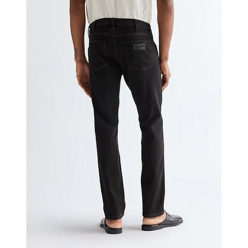 Greensboro Straight Lightweight Medium Stretch Jean Taille 42 x32 - Wrangler - Modalova