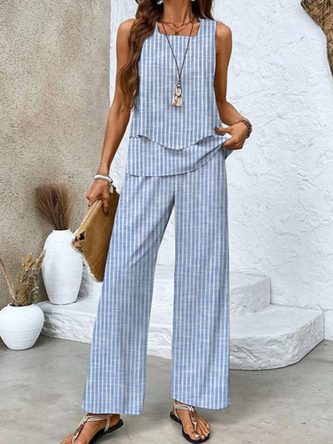 Striped Casual Two-Piece Set - Just Fashion Now - Modalova