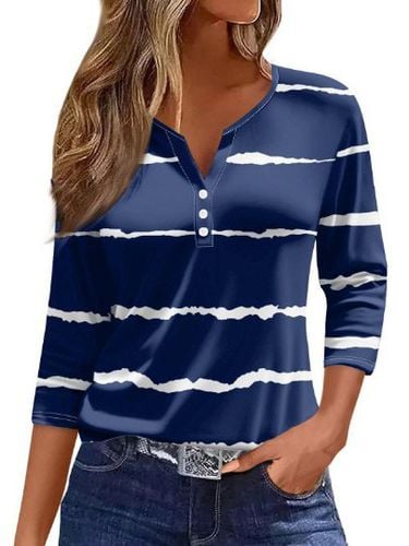 Notched Abstract Stripes Loose Casual T-Shirt - Just Fashion Now - Modalova