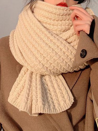 Women Minimalist Twist Knitted Warmth Plain Scarf Random Logo - Just Fashion Now - Modalova
