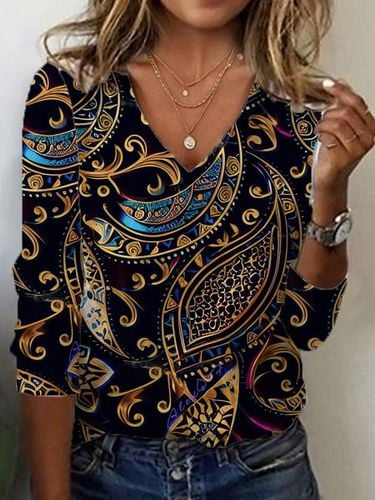 Ethnic Graphic Print Long-Sleeved V-neck T-shirt - Just Fashion Now - Modalova