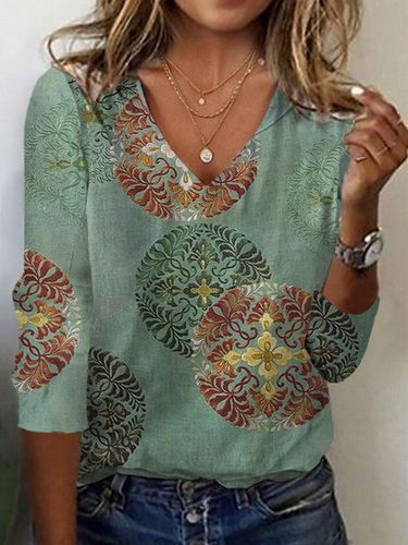 Ethnic Print Long Sleeve V-Neck T-shirt - Just Fashion Now - Modalova