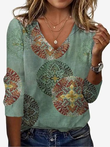 Ethnic Print Long Sleeve V-Neck T-shirt - Just Fashion Now - Modalova