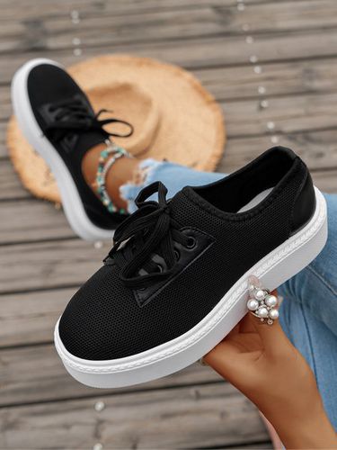 Casual Lace-Up Decor Breathable Mesh Fabric Skate Shoes - Just Fashion Now UK - Modalova