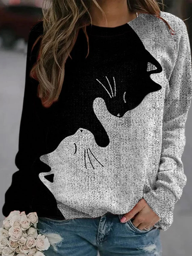 Crew Neck Casual Loose Cat Sweatshirt - Just Fashion Now - Modalova