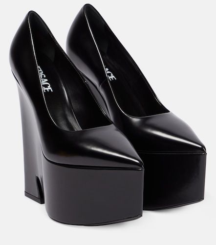 Versace Pumps Tempest con plateau - Versace - Modalova