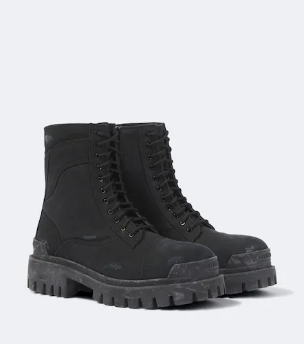 Botas con cordones Combat Strike de lona - Balenciaga - Modalova