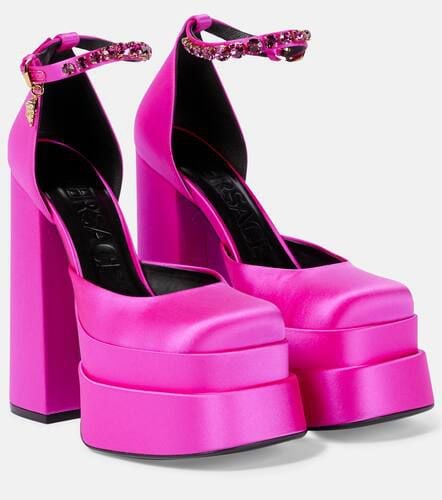 Medusa Aevitas satin platform pumps - Versace - Modalova