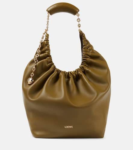 Squeeze Medium leather shoulder bag - Loewe - Modalova