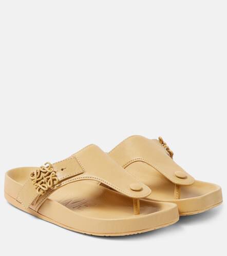 Loewe Ease leather thong sandals - Loewe - Modalova