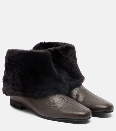 Shearling-lined leather ankle boots - Toteme - Modalova