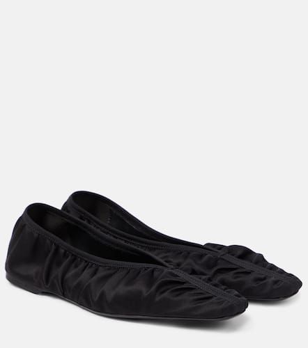 The Gathered Flat satin ballet flats - Toteme - Modalova