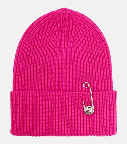 Safety Pin ribbed-knit wool beanie - Versace - Modalova