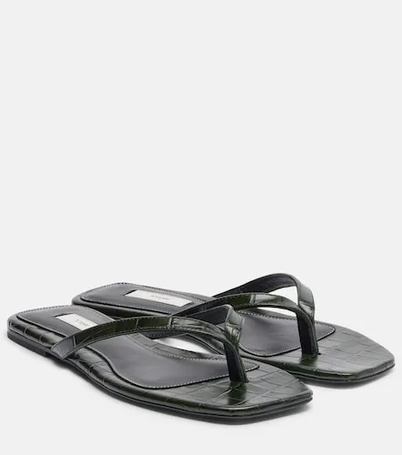 Croc-effect leather thong sandals - Toteme - Modalova