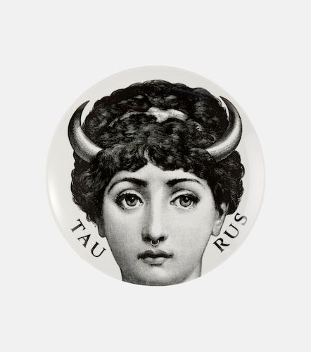 Piatto da parete Tema e Variazioni N.349 Taurus - Fornasetti - Modalova