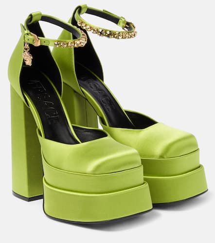 Medusa Aevitas satin platform pumps - Versace - Modalova