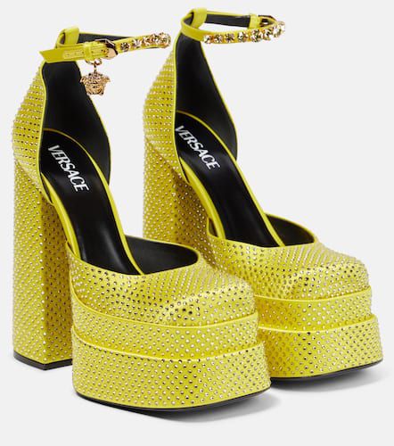 Medusa Aevitas embellished platform pumps - Versace - Modalova