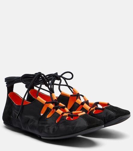 Alaïa Ballerine stringate con suede - Alaia - Modalova