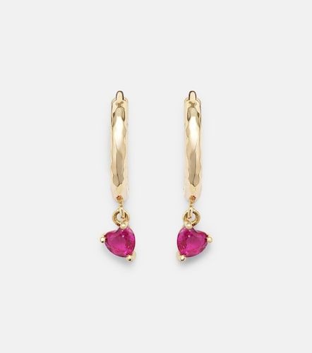 Pendientes de aro Charmed Micro Gabby de oro de 18 ct con rubí - Octavia Elizabeth - Modalova
