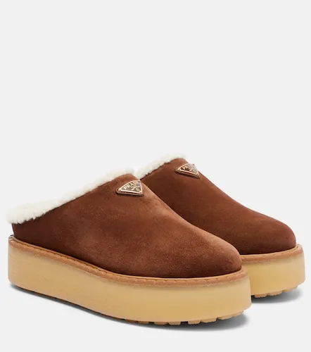 Mules con plataforma Evolve de ante con borrego - Prada - Modalova