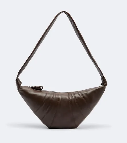 Croissant Medium leather crossbody bag - Lemaire - Modalova