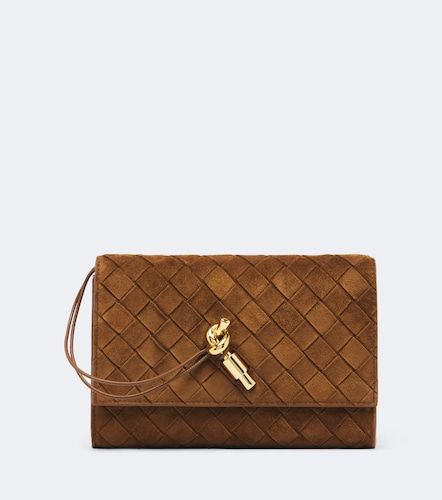 Andiamo Intrecciato suede pouch with strap - Bottega Veneta - Modalova