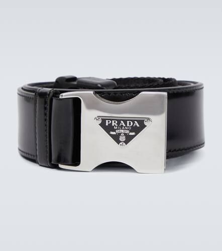 Prada Cintura in pelle con logo - Prada - Modalova