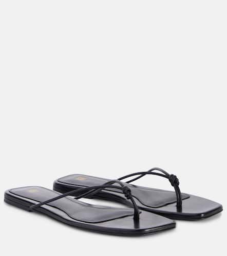 The Knot leather thong sandals - Toteme - Modalova