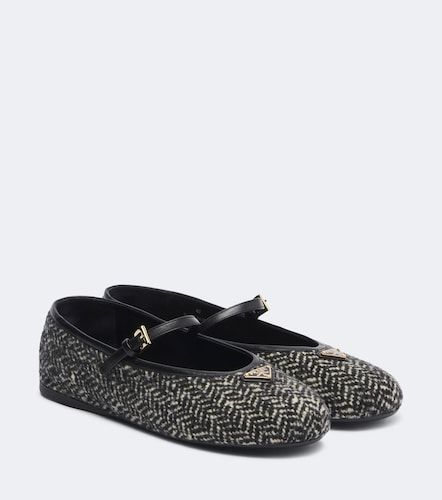 Bailarinas Mary Jane de tweed chevron - Prada - Modalova