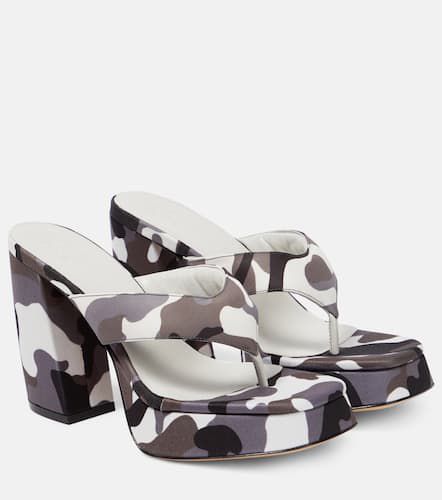 Gia 17 Uni camouflage platform thong sandals - Gia Borghini - Modalova