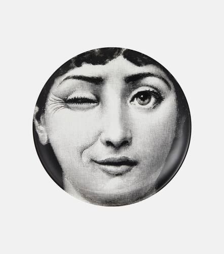 Plato decorativo Tema e Variazioni n.130 - Fornasetti - Modalova