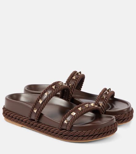 Rockstud Torchon leather-trimmed sandals - Valentino Garavani - Modalova