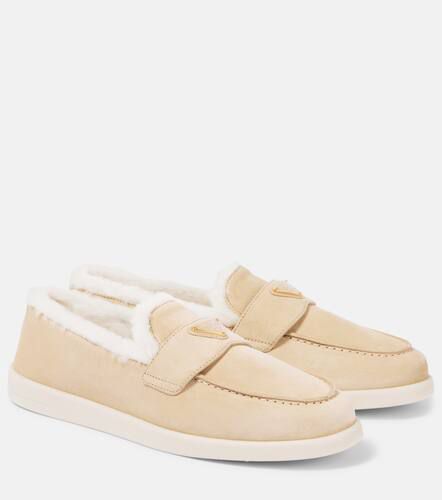 Prada Shearling-lined suede loafers - Prada - Modalova