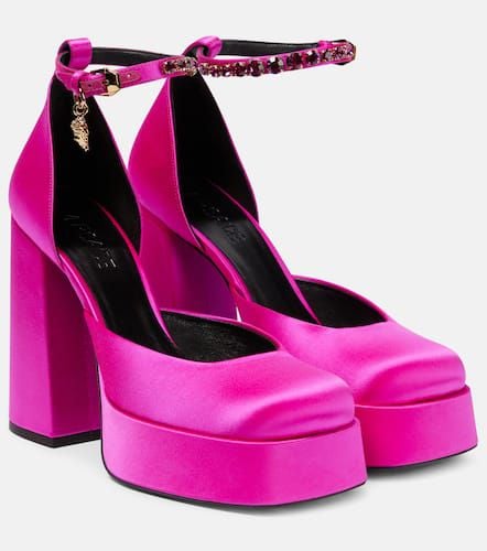 Medusa Aevitas satin platform pumps - Versace - Modalova