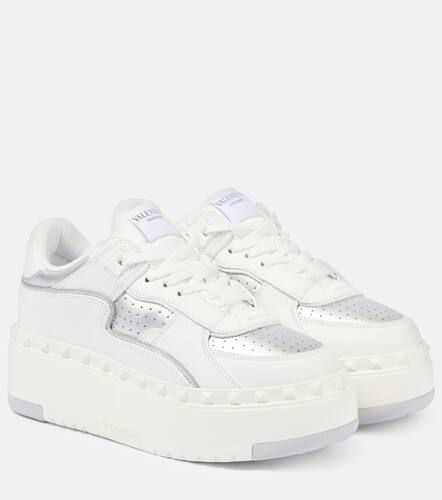 Freedots XL leather platform sneakers - Valentino Garavani - Modalova