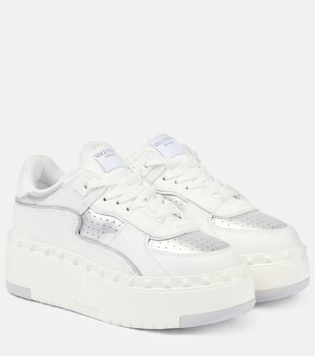 Freedots XL leather platform sneakers - Valentino Garavani - Modalova