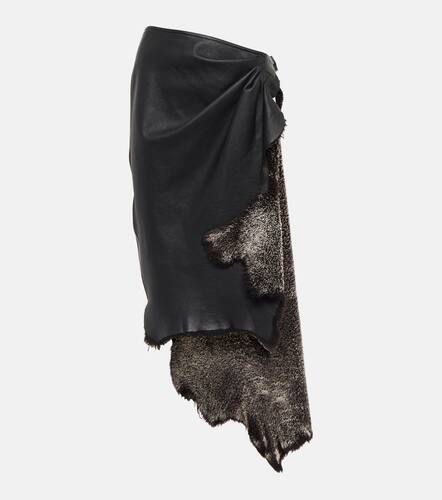 AlaÃ¯a Draped high-rise leather and shearling midi skirt - Alaia - Modalova